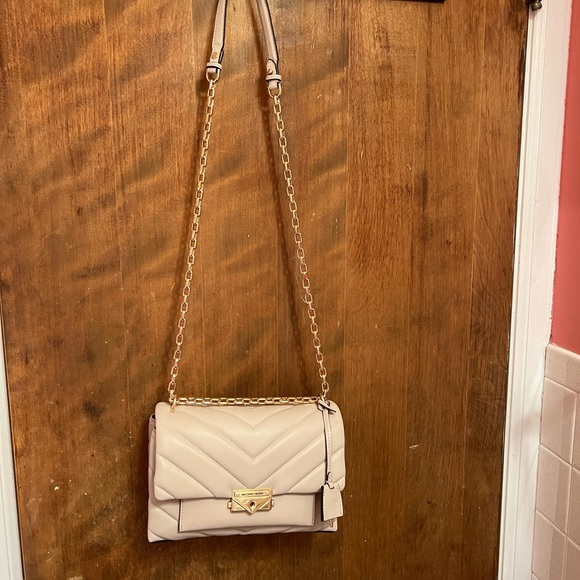 Michael Kors Handbags - Michael Kors Blush Quilted bag